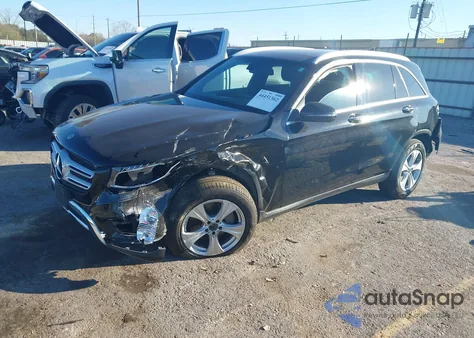 2017 Mercedes-Benz Glc 300 z USA, uszkodzony, nr VIN WDC0G4JB5HV011667